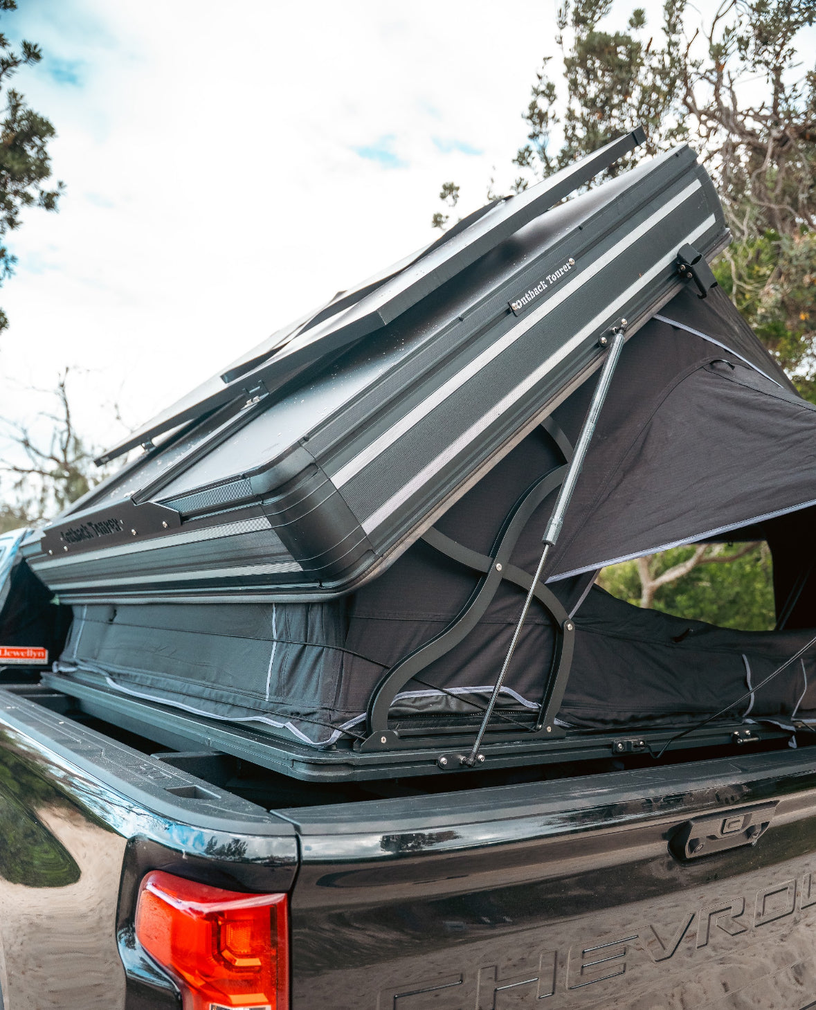 OT 1.9 Pro Car Rooftop Tent